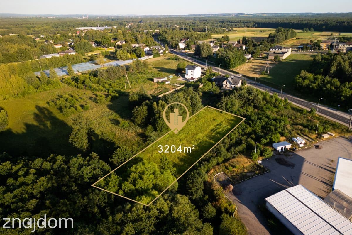 Działka przemysłowa - 3204 m2.